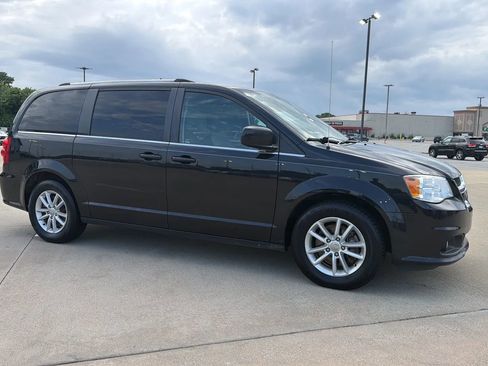 Used 2019 Dodge Grand Caravan SXT w/ Driver Convenience Group FWD image 27