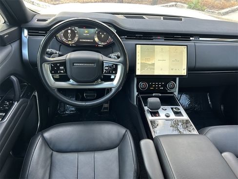 Used 2023 Land Rover Range Rover SE image 17