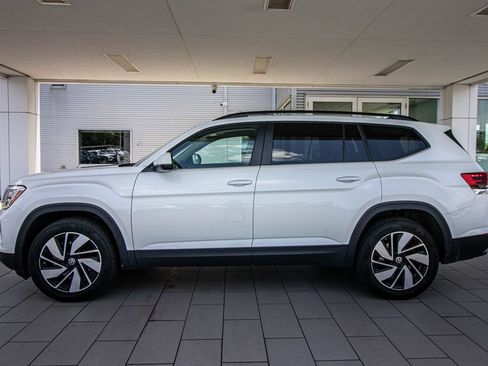 Used 2026 Volkswagen Atlas SE FWD image 10