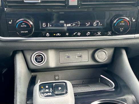 Used 2023 Nissan Rogue Platinum image 16