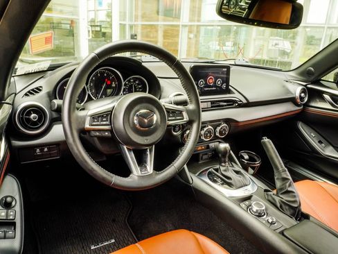 Used 2023 MAZDA MX-5 Miata Grand Touring w/ Weather Package RWD image 5