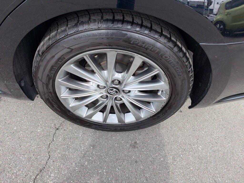 Used 2016 Toyota Avalon Limited w/ Protection Package FWD image 8