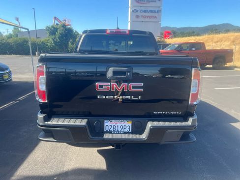 Used 2022 GMC Canyon Denali w/ Denali Black Edition Package image 10