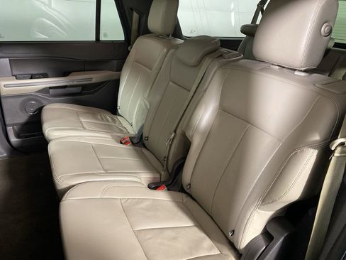 Used 2020 Ford Expedition Max XLT w/ Equipment Group 202A image 13