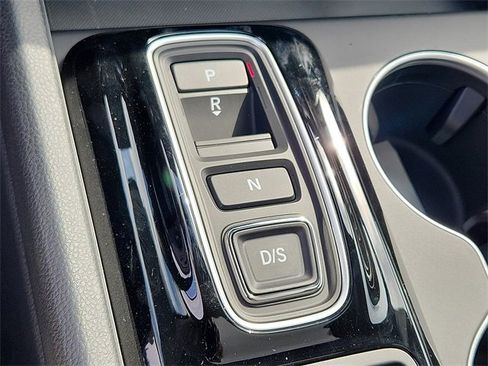 New 2025 Honda Pilot Touring image 15