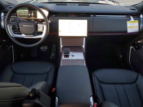 New 2025 Land Rover Range Rover SE image 26
