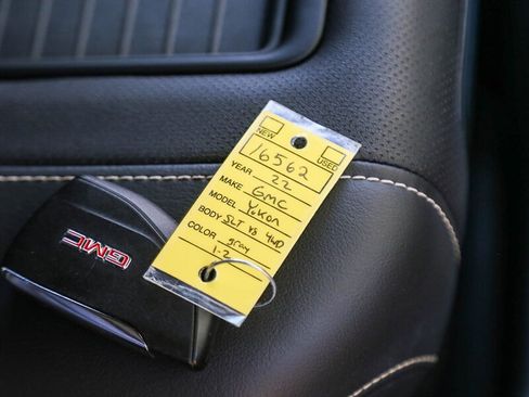 Used 2022 GMC Yukon SLT w/ SLT Premium Package image 40