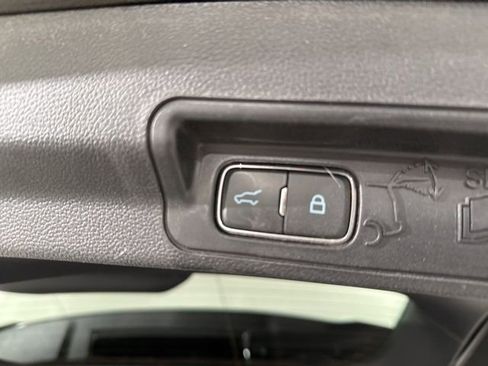 Used 2023 Ford Explorer XLT w/ Equipment Group 202A image 15