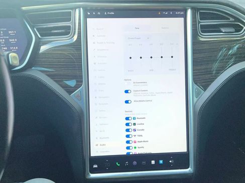 Used 2015 Tesla Model S 85D image 12