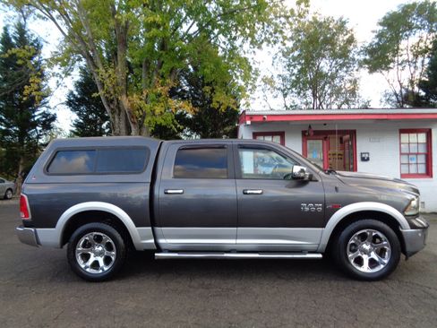 Used 2014 RAM 1500 Laramie w/ Convenience Group image 4
