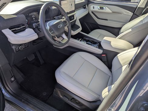 New 2025 Ford Explorer Active w/ Active Comfort Package image 9