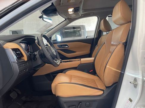 Certified 2023 Nissan Rogue Platinum w/ Platinum Premium Package FWD image 10