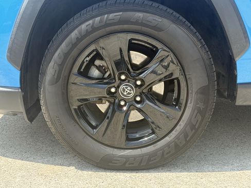Used 2019 Toyota RAV4 XLE FWD image 12