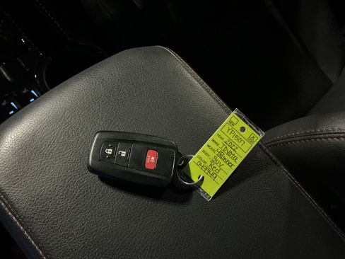 Used 2022 Toyota 4Runner TRD Off-Road Premium image 30