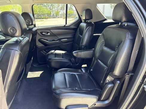 Used 2019 Chevrolet Traverse LT FWD image 12