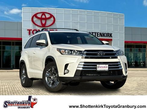 Used 2018 Toyota Highlander Limited Platinum AWD/4WD image 1