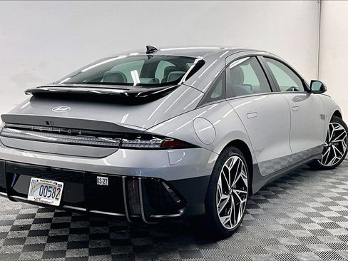 Used 2025 Hyundai Ioniq 6 SEL RWD image 12