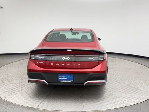 Certified 2025 Hyundai Sonata SE FWD image 3