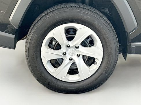 Certified 2025 Toyota RAV4 LE FWD image 32