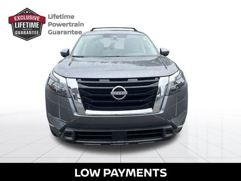 Used 2024 Nissan Pathfinder SV FWD image 9