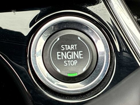 Certified 2024 Chevrolet Trax RS w/ Driver Confidence Package image 16