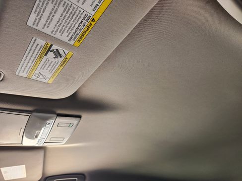 Used 2022 Nissan Pathfinder SV image 27