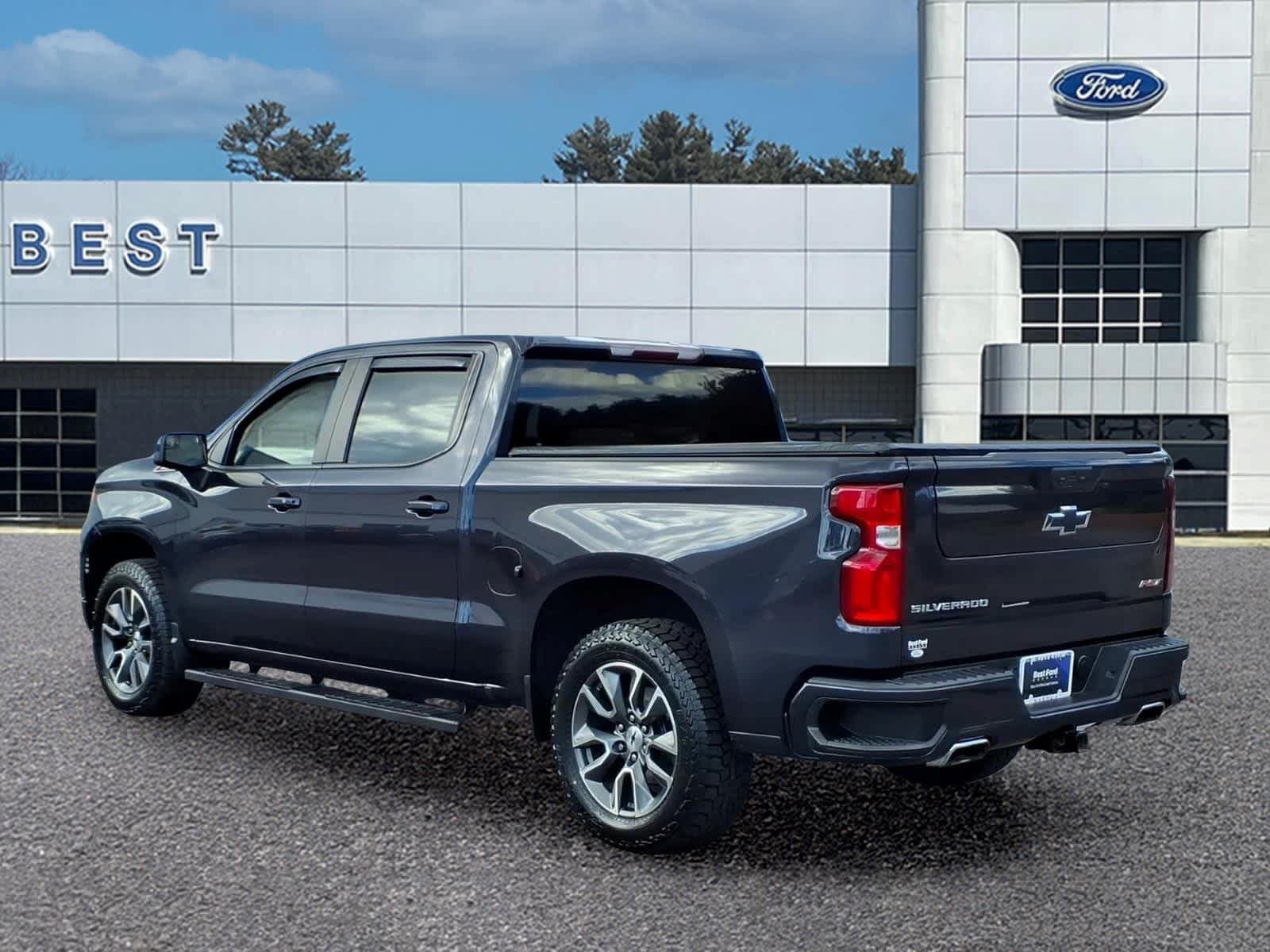 Used 2023 Chevrolet Silverado 1500 RST AWD/4WD image 4