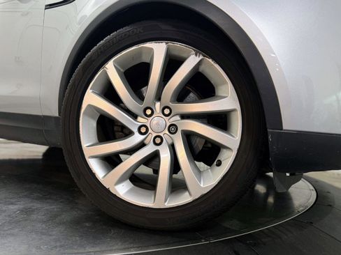 Used 2017 Land Rover Discovery HSE Luxury image 11