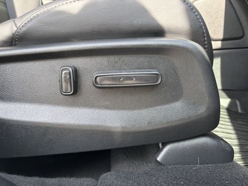 Certified 2017 Honda CR-V Touring image 39