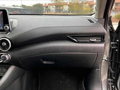 Used 2025 Nissan Sentra SV image 18