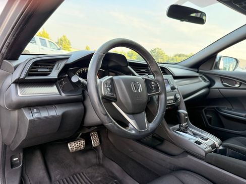 Used 2018 Honda Civic Sport image 17