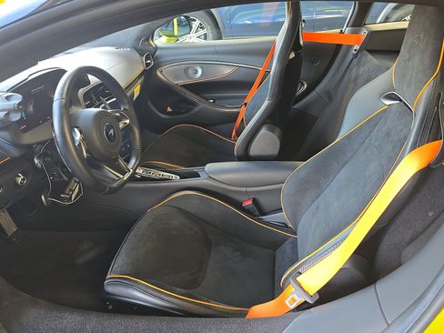 Used 2023 McLaren Artura RWD image 4