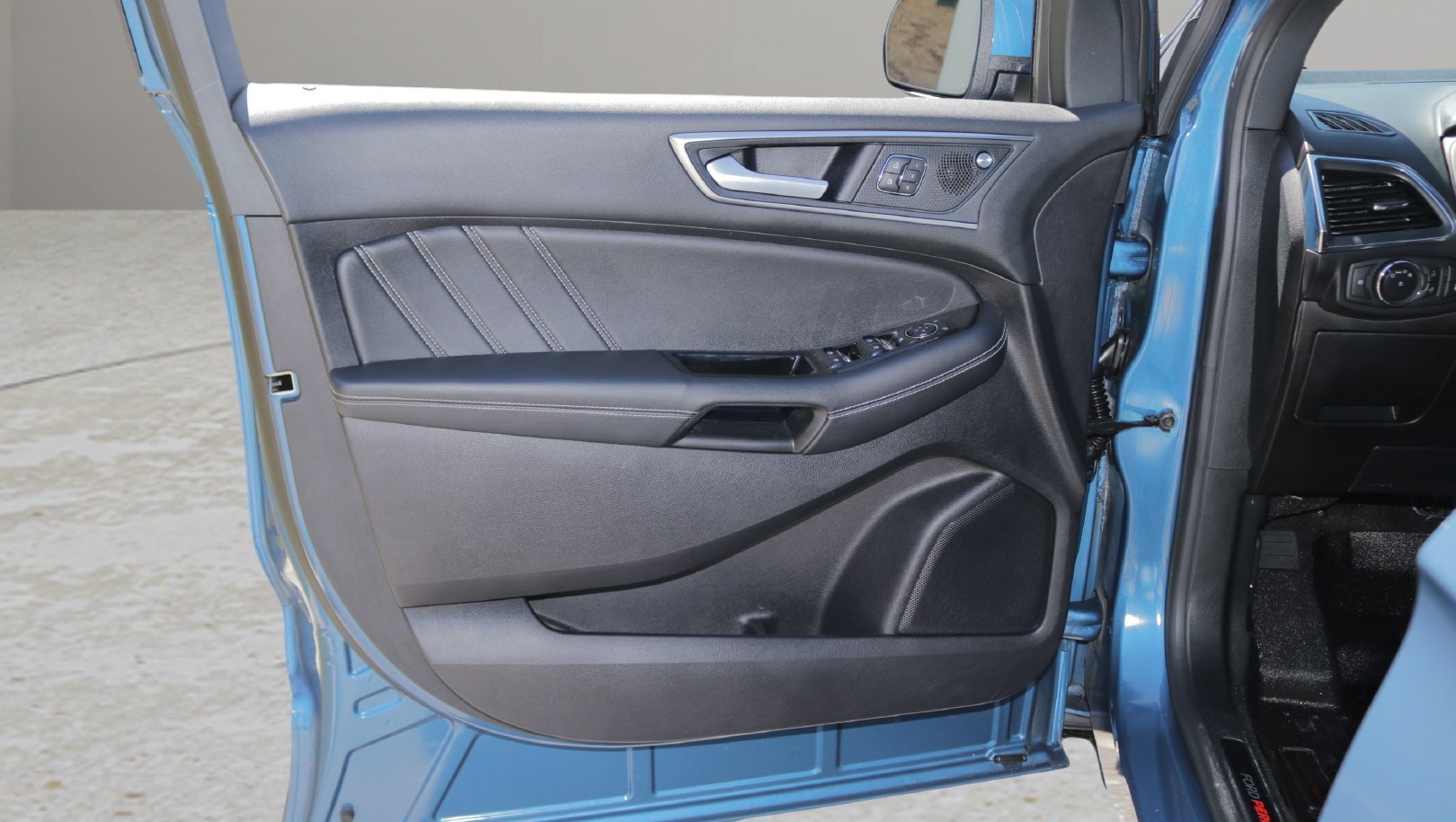Used 2019 Ford Edge ST w/ Equipment Group 401A AWD/4WD image 9