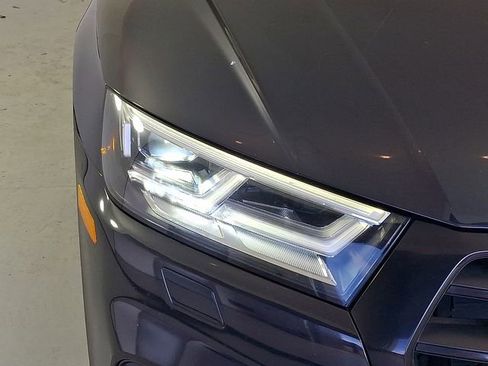 Used 2020 Audi Q5 2.0T Titanium Premium Plus w/ Premium Plus Package image 8