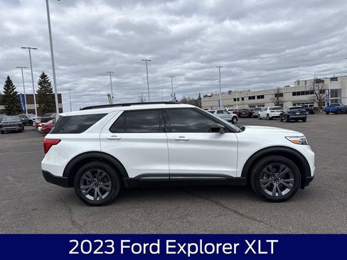 Used 2023 Ford Explorer XLT w/ Equipment Group 202A AWD/4WD image 8