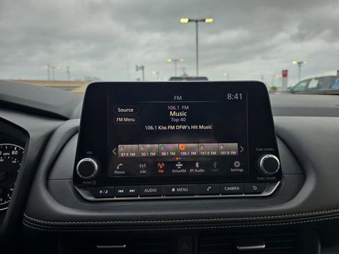 Used 2024 Nissan Rogue SV w/ SV Premium Package FWD image 8