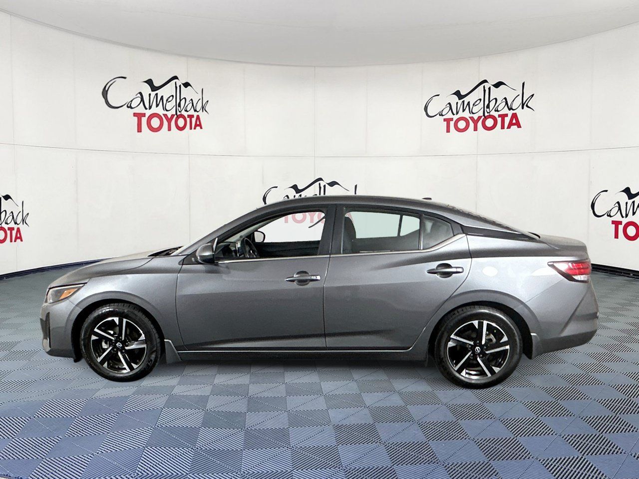 Used 2024 Nissan Sentra SV FWD image 5
