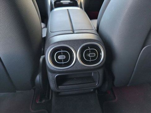 Certified 2025 Mercedes-Benz GLC 300 image 19