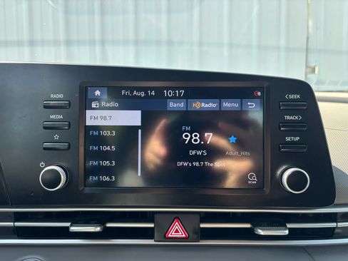 Used 2022 Hyundai Elantra SEL FWD image 29