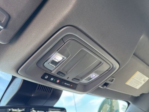 Used 2025 GMC Sierra 1500 SLT image 20