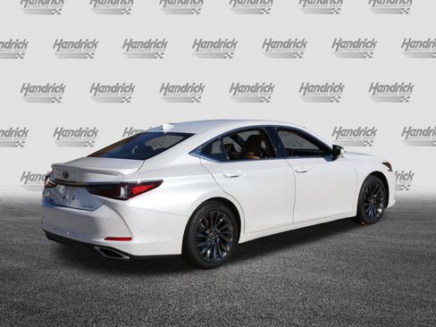 Used 2025 Lexus ES 350 Luxury w/ Technology Package image 9