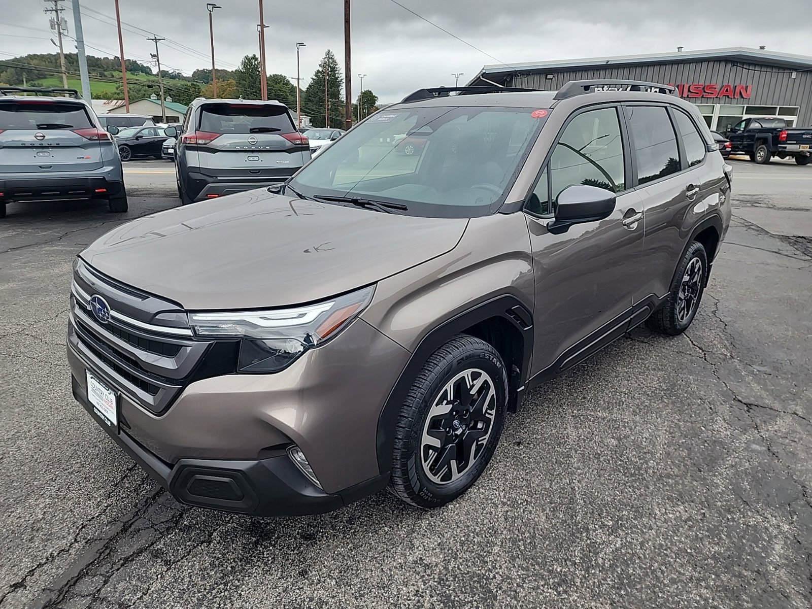 Used 2025 Subaru Forester Premium AWD/4WD image 4