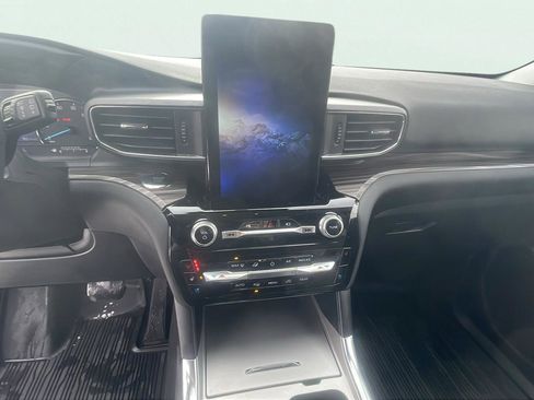 Certified 2023 Ford Explorer Limited w/ Limited Technology Package image 13