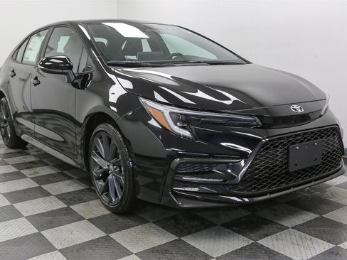 New 2026 Toyota Corolla SE image 2