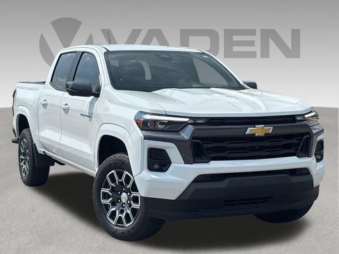 Used 2024 Chevrolet Colorado LT w/ LT Convenience Package III RWD image 1