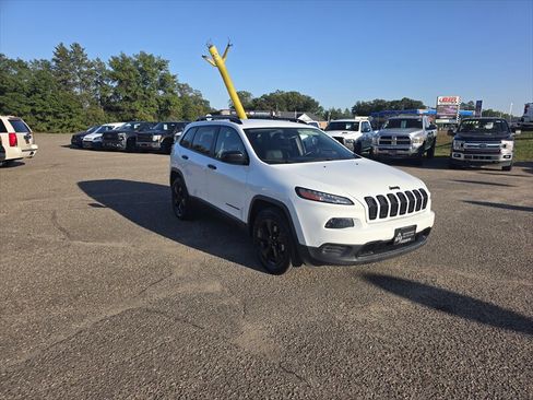 Used 2017 Jeep Cherokee Sport AWD/4WD image 2