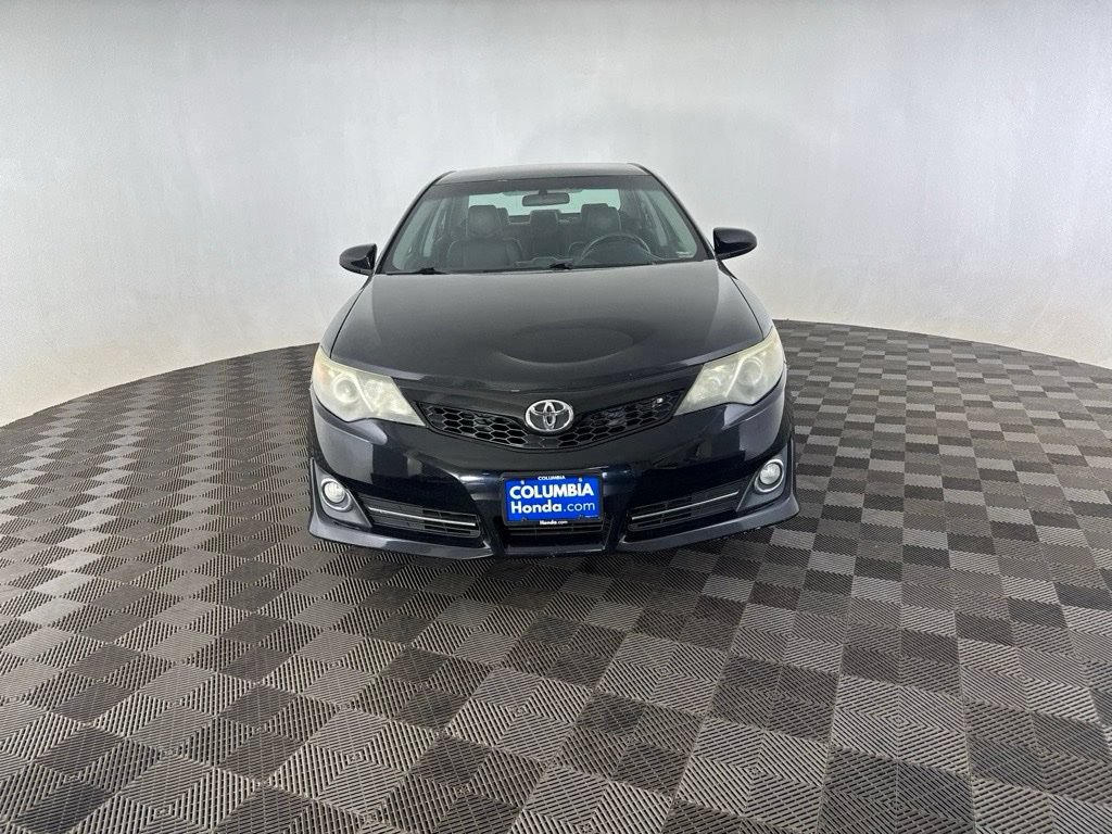 Used 2014 Toyota Camry SE FWD image 2