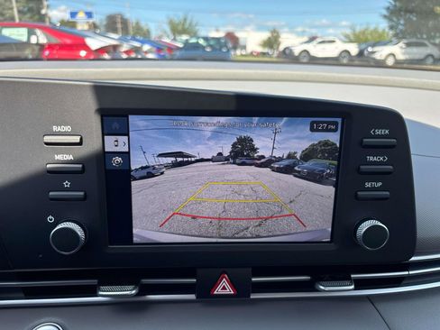 Used 2025 Hyundai Elantra Sport FWD image 9