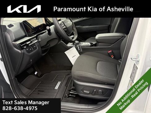 New 2026 Kia Sportage LX w/ LX Convenience Package AWD/4WD image 17
