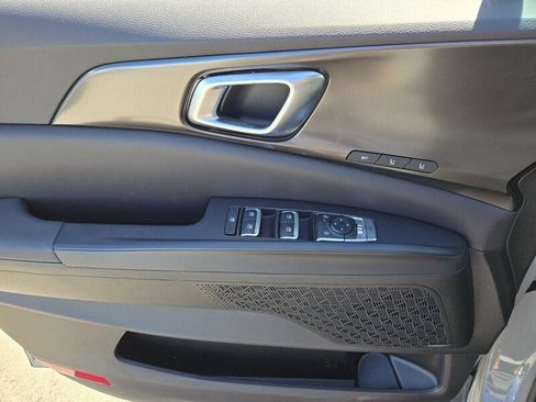 New 2025 Kia Carnival SX Prestige FWD image 12